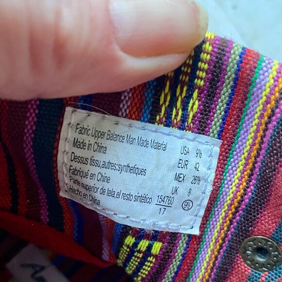 AMERICAN EAGLE boots brown faux leather FALL bootie boho colorful EUC 9.5 - Picture 7 of 11